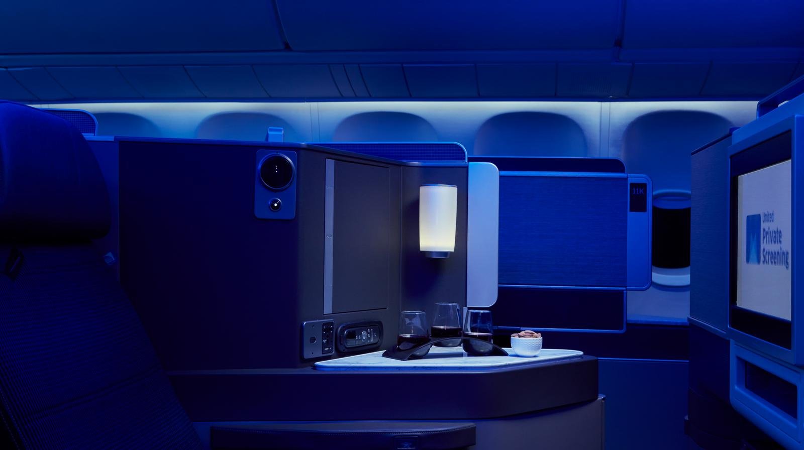 UNITED AIRLINES | United Polaris by Geoffrey Knott