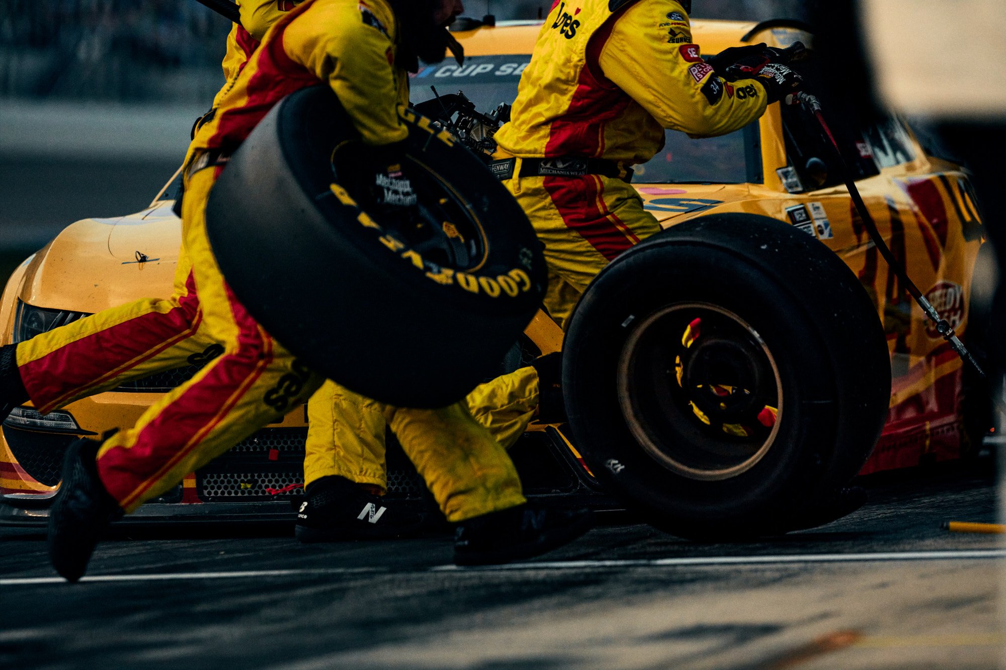 DAYTONA 500 by Geoffrey Knott