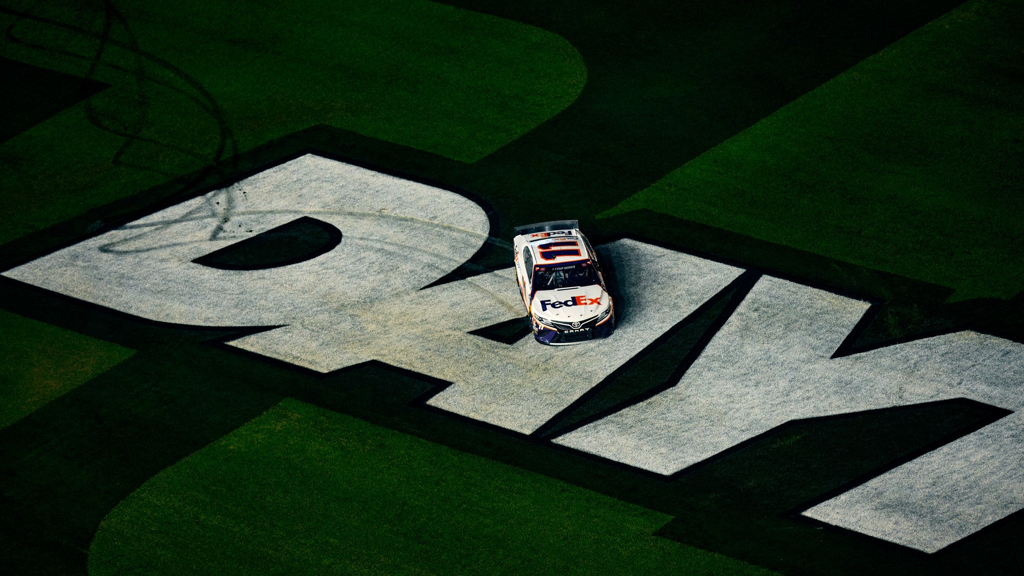 DAYTONA 500 by Geoffrey Knott