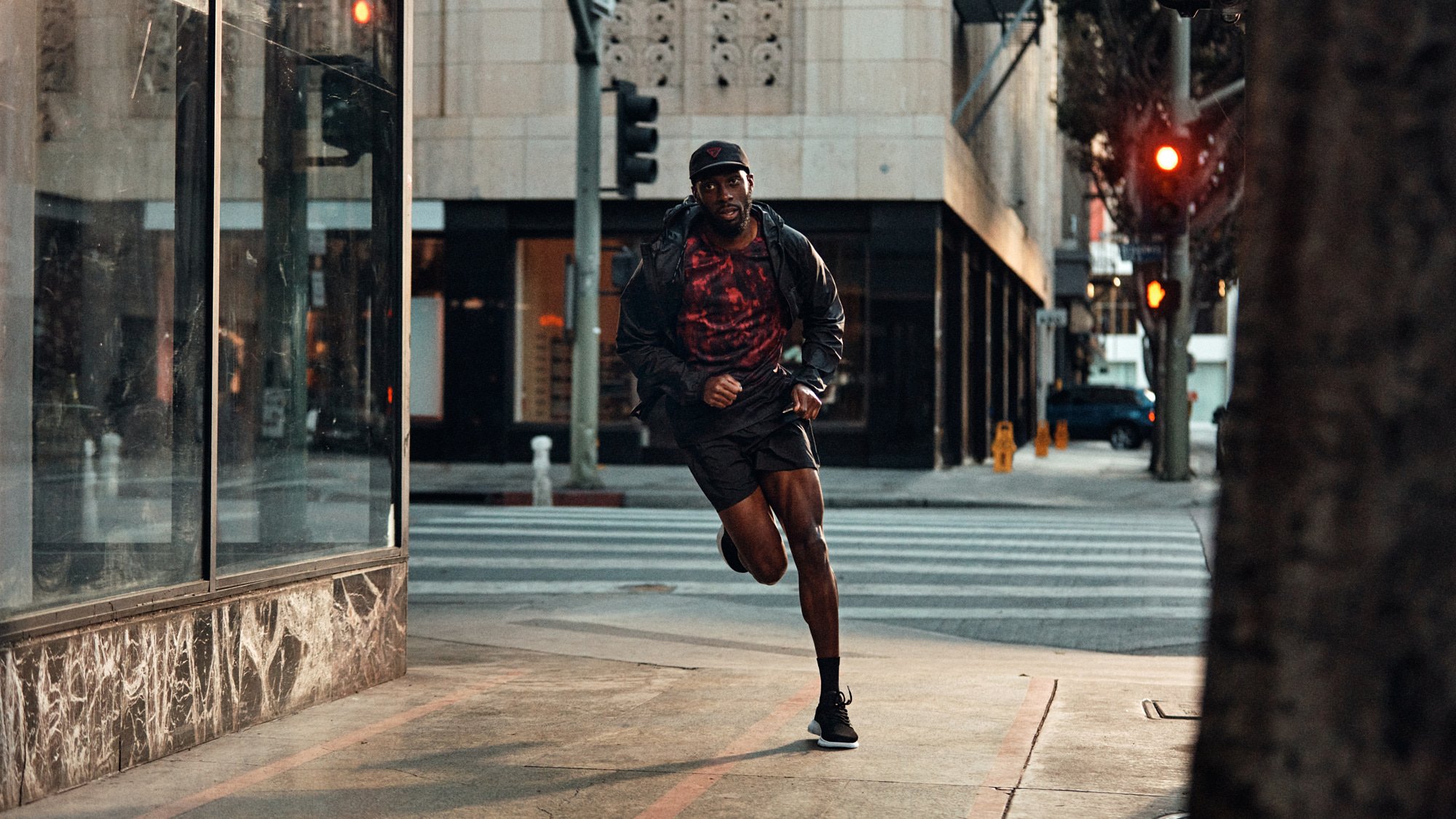 H&M RUNNING by Geoffrey Knott