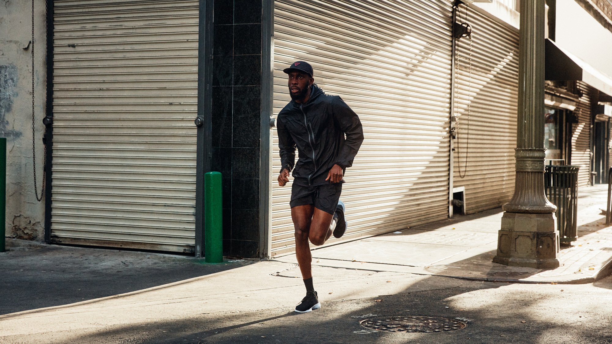 H&M RUNNING by Geoffrey Knott