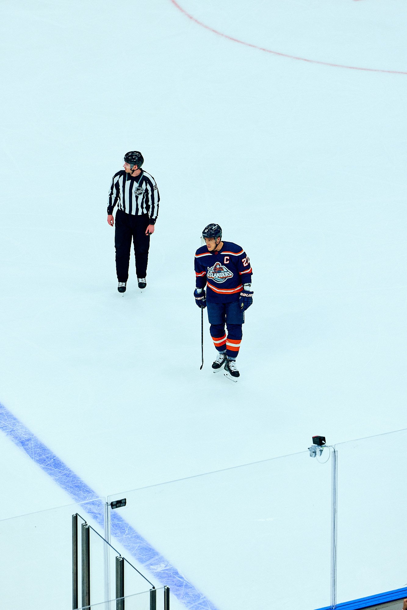 THE NEW YORK ISLANDERS by Geoffrey Knott