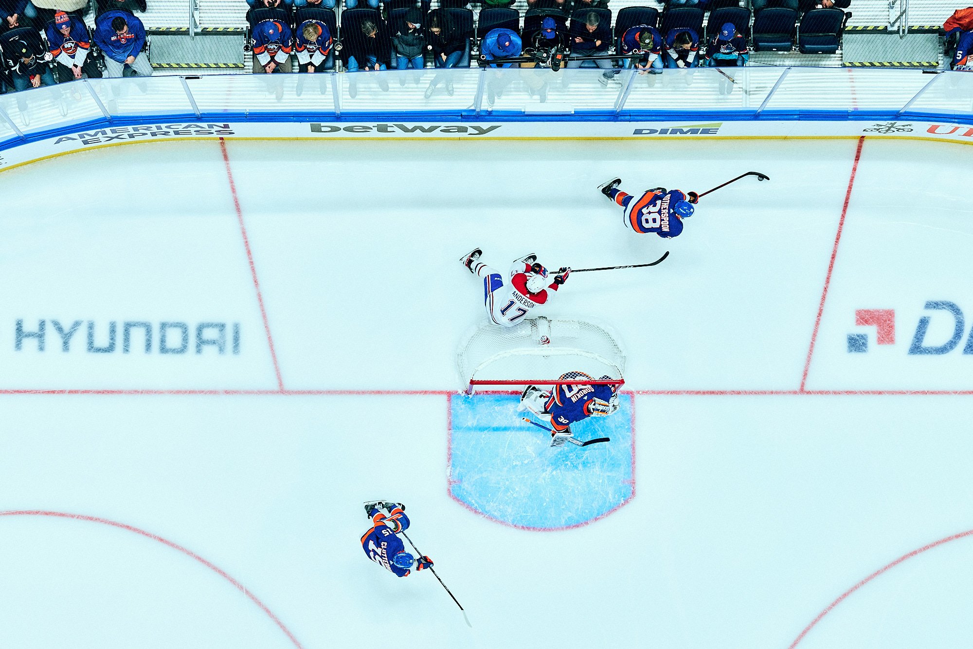 THE NEW YORK ISLANDERS by Geoffrey Knott