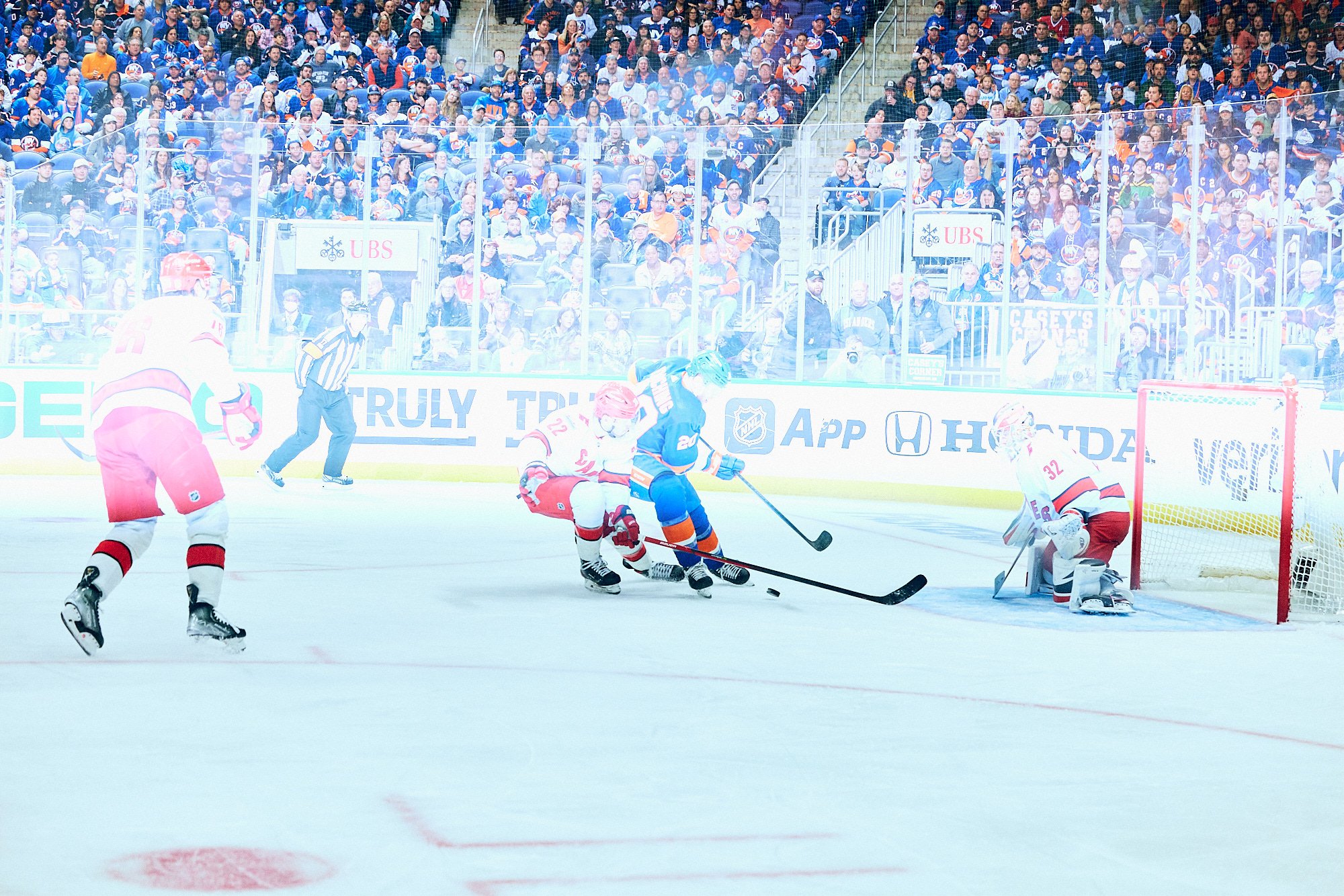 THE NEW YORK ISLANDERS by Geoffrey Knott