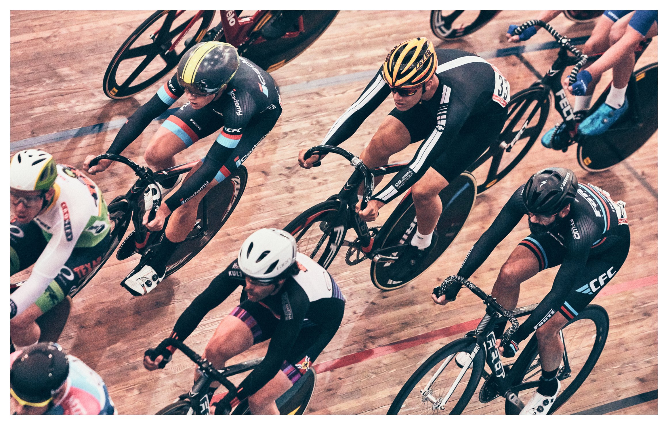 USA CYCLING by Geoffrey Knott